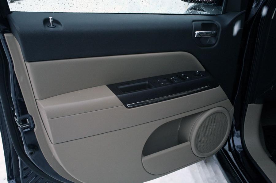  Jeep Compass Limited 2011 года  (фото 11 из 51)